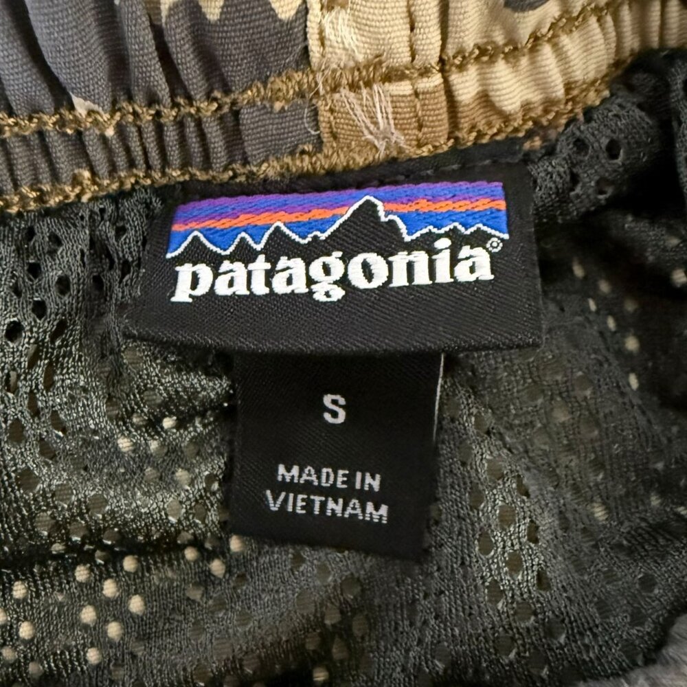 Patagonia Baggies Longs Hybrid Shorts Tan Tiger Camo Boy's Small Swim Gorpcore - Picture 9 of 9
